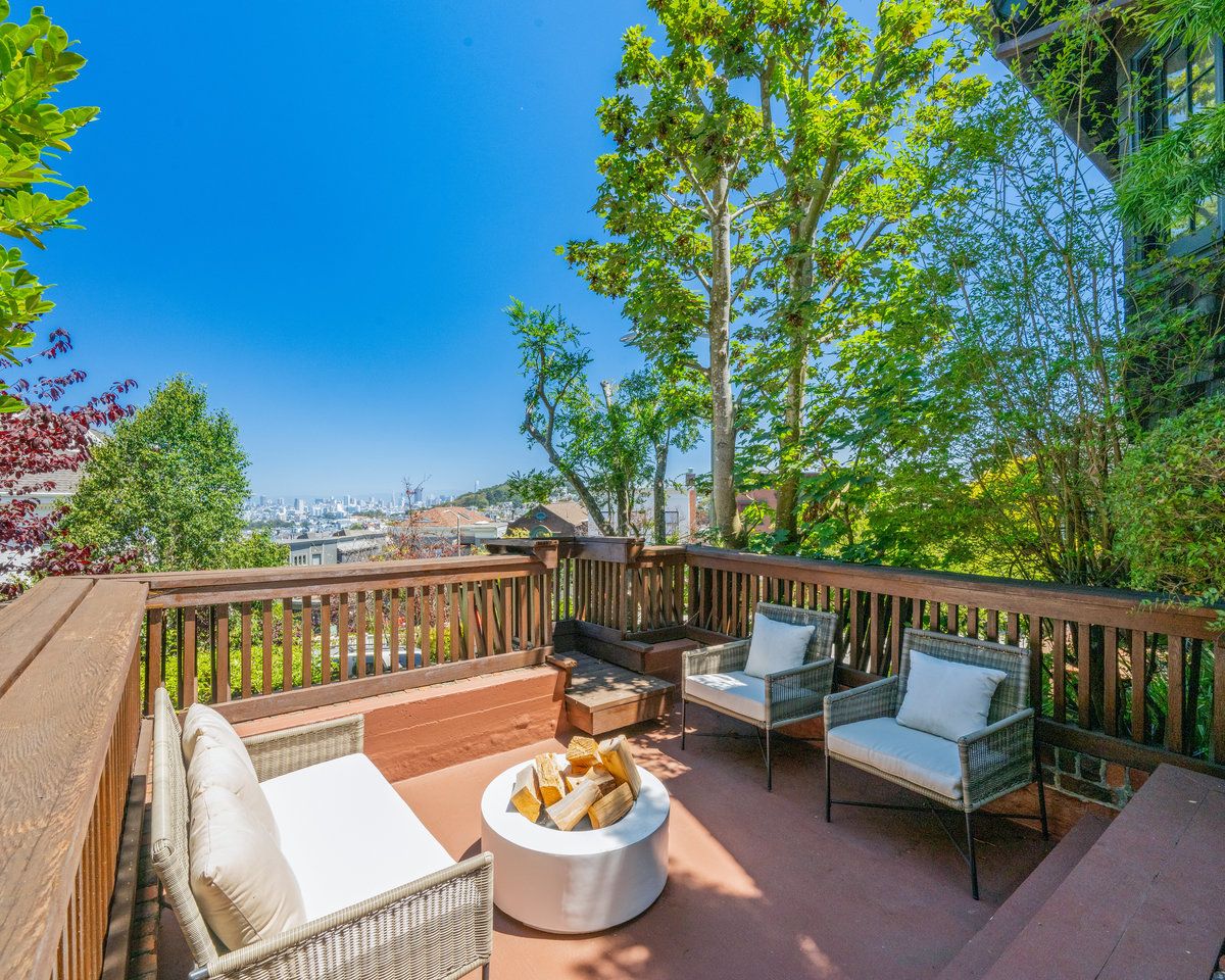 Property Photo: View of downtown San Francisco from front deck.