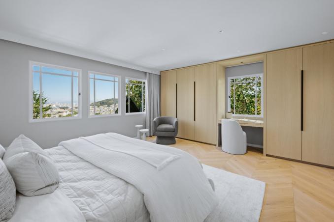 Property Thumbnail: there is a little sitting area in between the built ins.