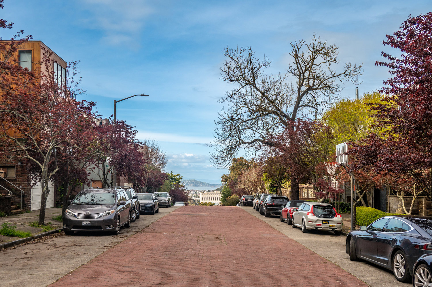 View of the cobblestone-clad Edgewood Ave in Cole Valley, San Francisco
