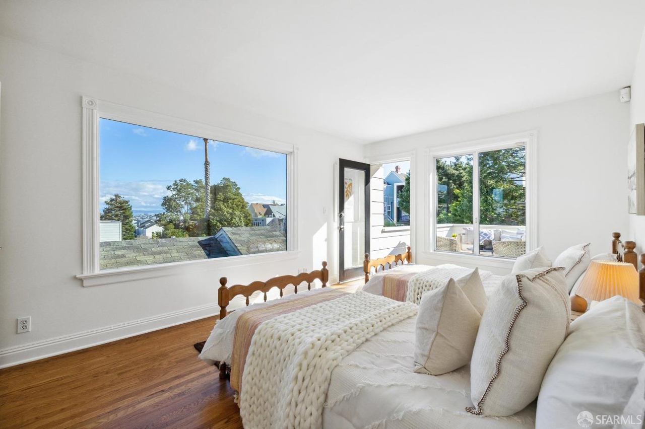 Property Photo: Very large window in guest room with lovely views. 
