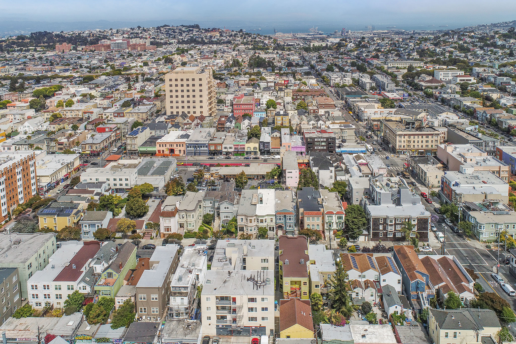 Property Photo: Wide-shot aerial view, showing proximity to the San Francisco Bay 