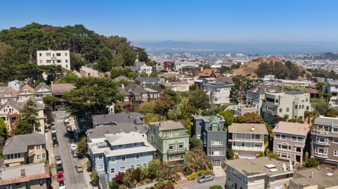 Property Thumbnail: Aerial view of 4 Ashbury Terrace, showing proximity to San Francisco Bay and Buena Vista Park
