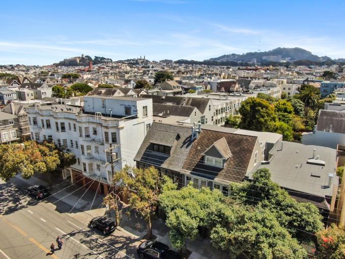 Property Thumbnail: Aerial view of 637-639 Lake Street in San Francisco, sold by top agent John DiDomencico