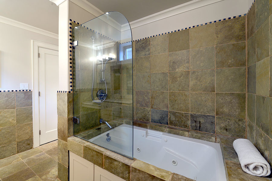 Property Photo: Large bathtub 