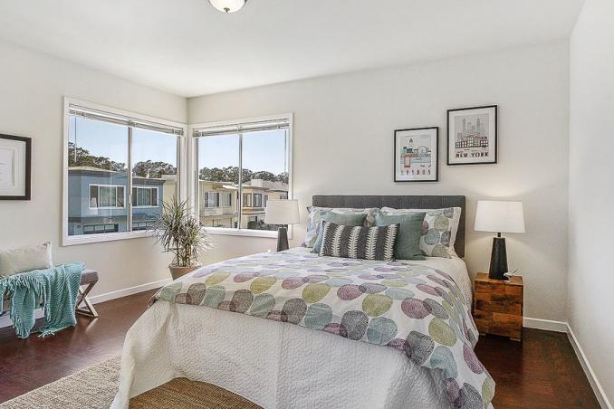 Property Thumbnail: View of a large bedroom with corner windows